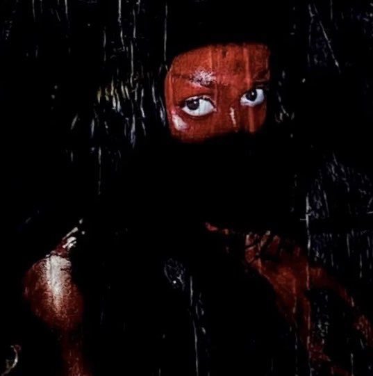 qgdoja's tweet photo. Gordon, empresário de mais de 7 anos de Doja Cat revela que a rapper criou o album "SCARLET" EM 10 DIAS!

"Doja fez o Scarlet em 10 dias. Eu vi ela trancada no estúdio e produzindo três músicas por dia! sim... e eu não tô falando de tipo, três refrãozinhos. Tô falando de MÚSICAS. Ela tava cozinhando. E ela escreve todas as próprias músicas. Ela tinha algo a dizer. Era uma obsessão!"