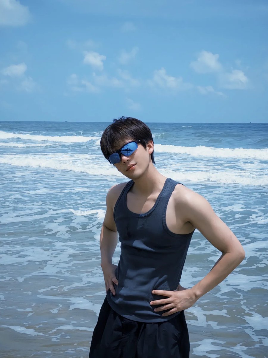 yawssub's tweet photo. 왕안우 맨날 민소매 입길..내소원 https://t.co/TYFAdOpmsV