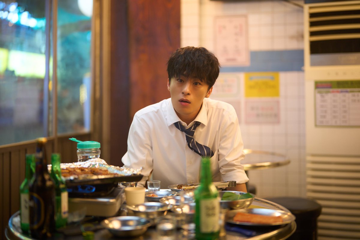 lotte_ent's tweet photo. 근거 없는 자신감이 유일한 스펙이던 취준생!
이제는 부활이 스펙이 된 '석환' 

석환 캐릭터 스틸 공개🔥

<부활남: 더 레드> 9월 30일 극장 대개봉🥊

#부활남더레드 #구교환 #신승호 #강기영 #김시아 #김성령 #백 감독 #9월30일극장대개봉 https://t.co/4670AtLzwa