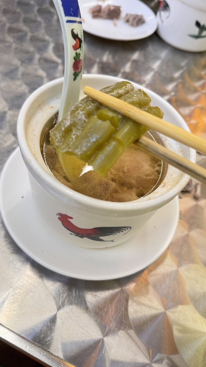 flora54332570's tweet photo. I love Cantonese slow-cooked soup. https://t.co/FMXBkpzLEP