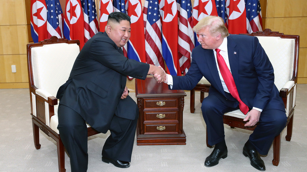 OfficeOvalCom's tweet photo. Trump Cuts South Korea Drills, Citing 'Good Relationship' with Kim Jong-un

#CampaignsPollsAndPoliticalMachinery #Trump https://t.co/6SY43bLZfZ