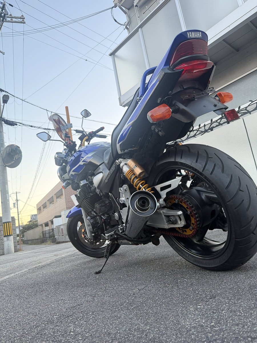 _JN_18_'s tweet photo. 偶然にもバイクの日に3台目が納車されました👏
いつかは…って思ってたぺけじぇ〜✨
巡り合わせでコレぞ！っていう一台に出会えて即ぽち👈笑
抹消車両なので気が済むまでメンテナンスしたおしてから車検取って公道復帰するのを楽しむ🔥

初めてエンジンばらすぞ💪なお気持ち🤭 https://t.co/yaBKQPUslF