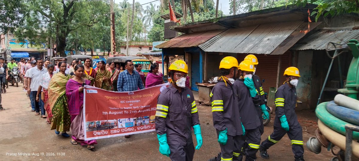 NACKaranjia's tweet photo. As part of the *“Aanigat Safei, Surakshit Safei” campaign,  Awareness Drive was being carried by Mass rally and public places awareness to promote safe and dignified practices during septic tank cleaning. With regards karanjia NAC.
@HUDDeptOdisha 
#sanitationworker
#garimascheme https://t.co/1hLmCN9XYl