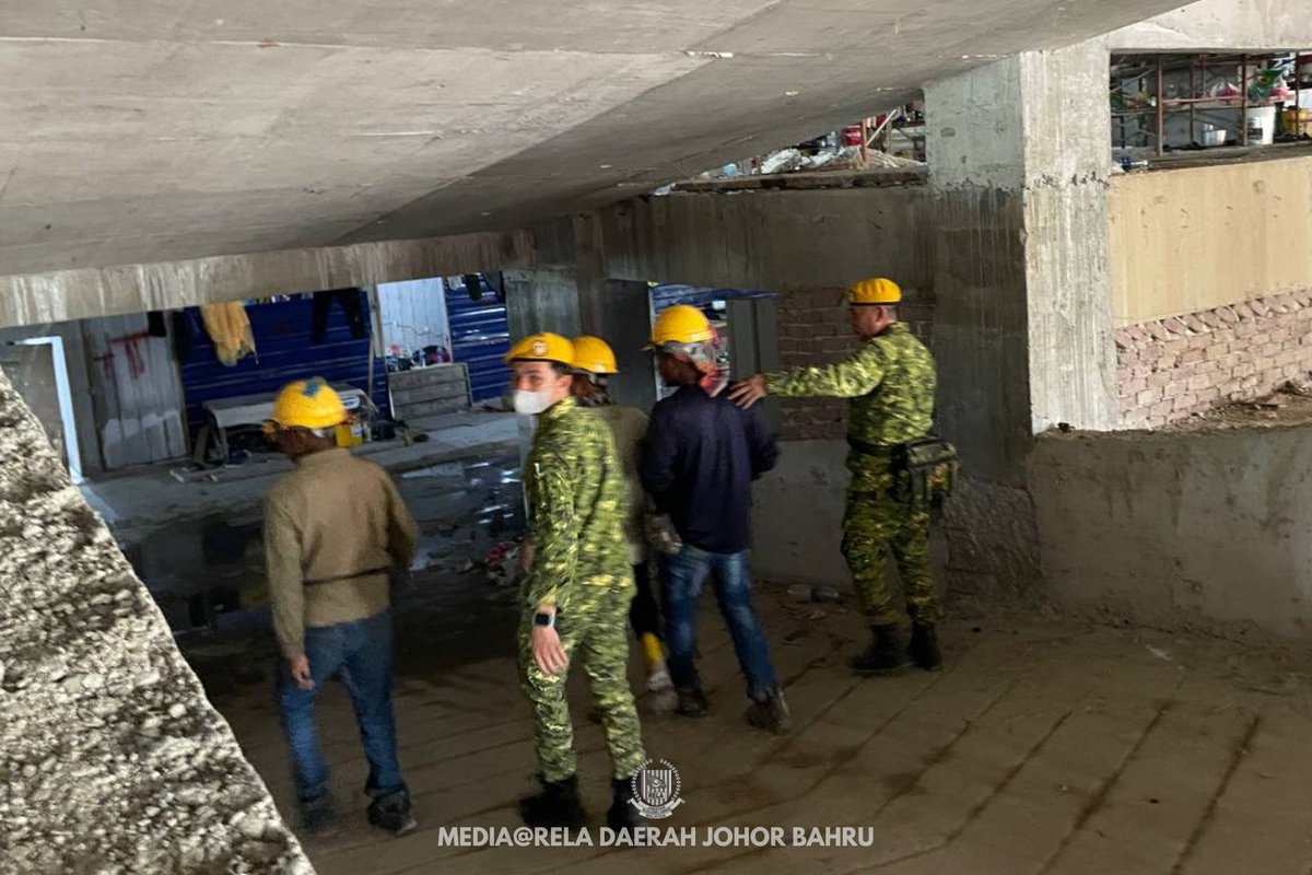 RELA_JohorBahru's tweet photo. OPERASI PENGUATKUASAAN KHAS BERSEPADU CIDB BERSAMA AGENSI PENGUATKUASAAN NEGERI JOHOR BIL. 8/2026 https://t.co/gxiAfux7aR