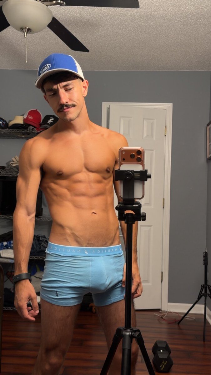 fitmatteo3's tweet photo. 🏃‍♂️ done with the run time for fun😝

Would you want to join me for the next⁉️

#lgbt #gay #bi #mlm #fypシ゚viral #model #OF #abs #fit  #fyp #trend https://t.co/JVD1ZuL3IZ