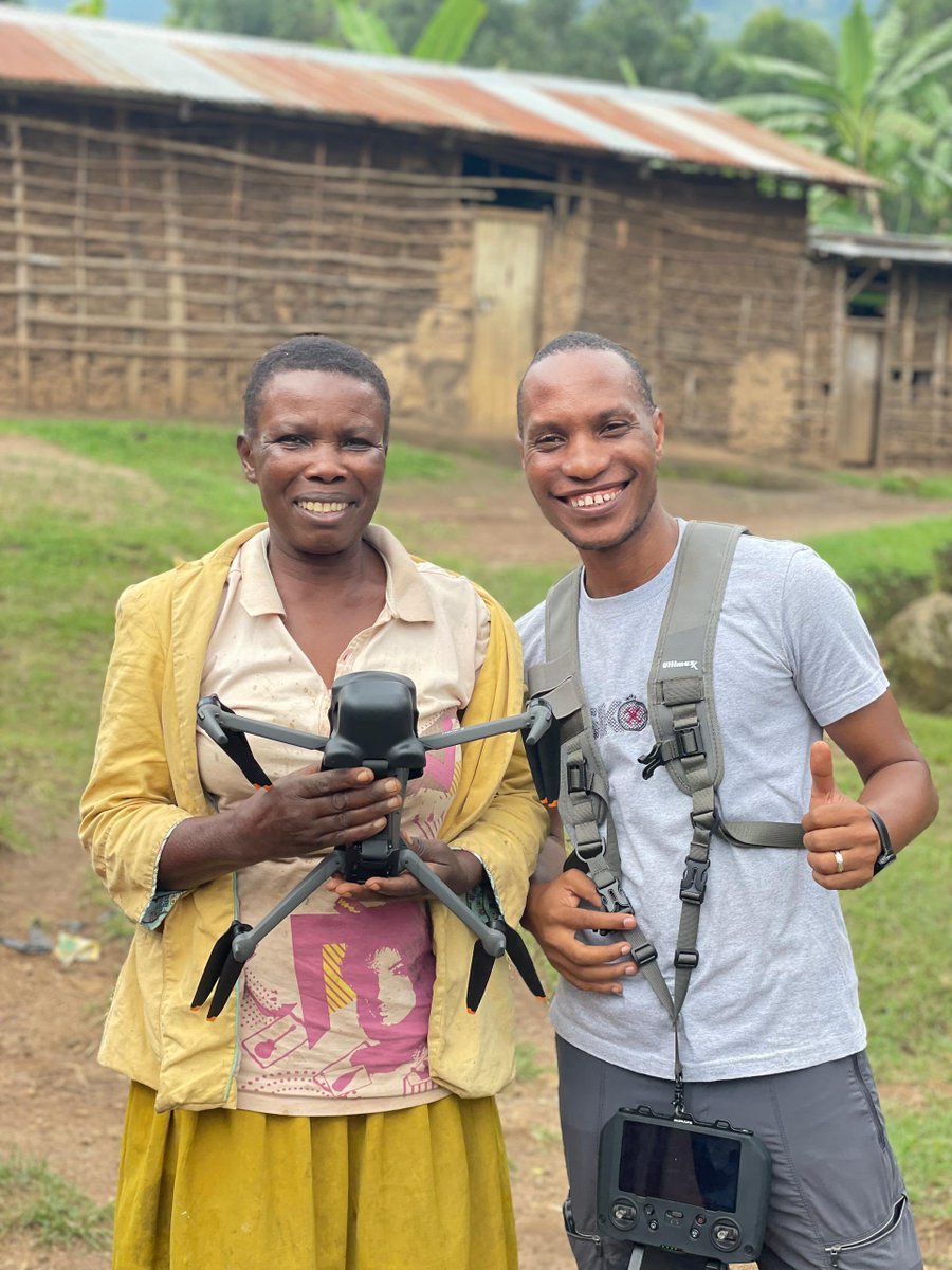 dickson_siko's tweet photo. While shooting in rural Bukalasi, Bududa๐บ๐ฌ, One curious woman asked if she could touch it. We had a little Kodak moment. Technology isnโt just about equipment; itโs about people, curiosity & the stories we get to tell. Every flight has a story. ๐ธ
#SikoIsHere #DronesForGood https://t.co/MlfHS4uMHc