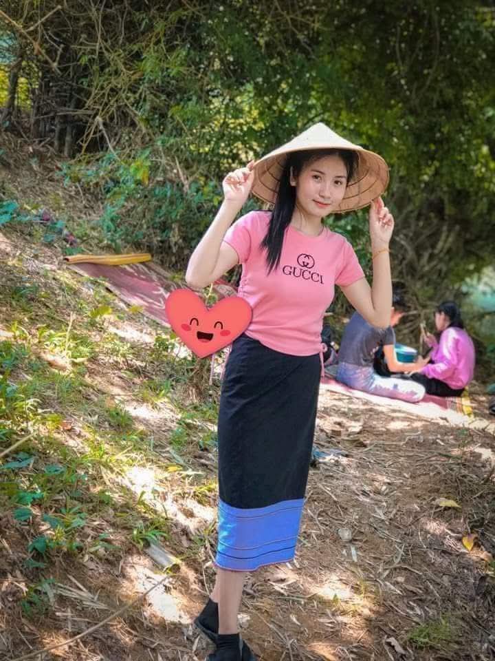 DuangmalaKeoda1's tweet photo. ນ້ອງມາ 4 ຄົນ
1 2 3 4ືຈະເລືອກໃຜດີ ເລືອກໃຜໃຈກໍ່ເຈັບ
#ສສສ https://t.co/epF6HIN2vN