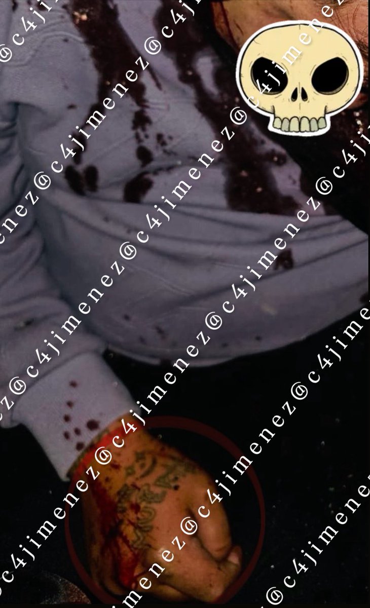 c4jimenez's tweet photo. SE BAJAN a UNO de LOS FORTIS de TEPITO 
Ahí quedó Dayron Jacob Barbarena Fortis.
En su mano un tatuaje q dice “muerte”:
Tenía 22 años y formaba parte de la familia de traficantes del barrio.
Iba en este carro con su novia cuando los tirotearon.
El Felipe de la AntiUnion amenazó con matar a todos Los Fortis.
@SSC_CDMX y @FiscaliaCDMX indaga.