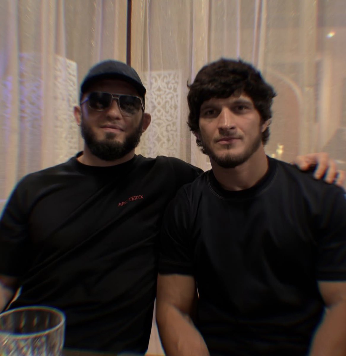 ChampRDS's tweet photo. Movsar Evloev linked up with Islam Makhachev 🤝

(via @MovsarUFC) https://t.co/Z0ryl12mFt