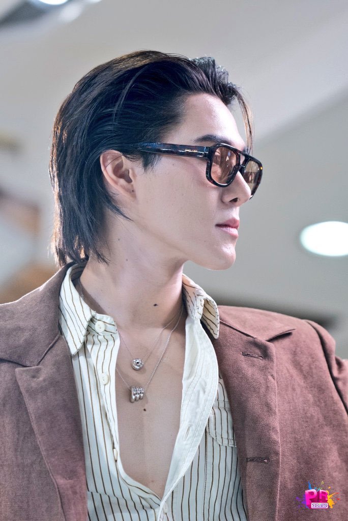 sxxnxxi's tweet photo. จุดรวมสายตา https://t.co/KjLuBnCoHY