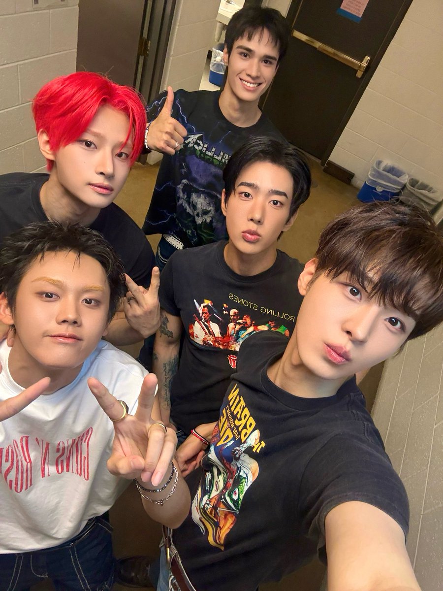 onepact_'s tweet photo. [💙_ #원팩트]

아메리카 투어 시작이다🔥
피닉스에서 &amp;♥한테 힘 많이 얻은 덕분에 앞으로 남은 공연들도 진짜 잘할 수 있을 것 같아ㅎㅎ 샌안토니오에서 봐😘

#ONEPACT #원팩트 https://t.co/Ib4ROTX8bS