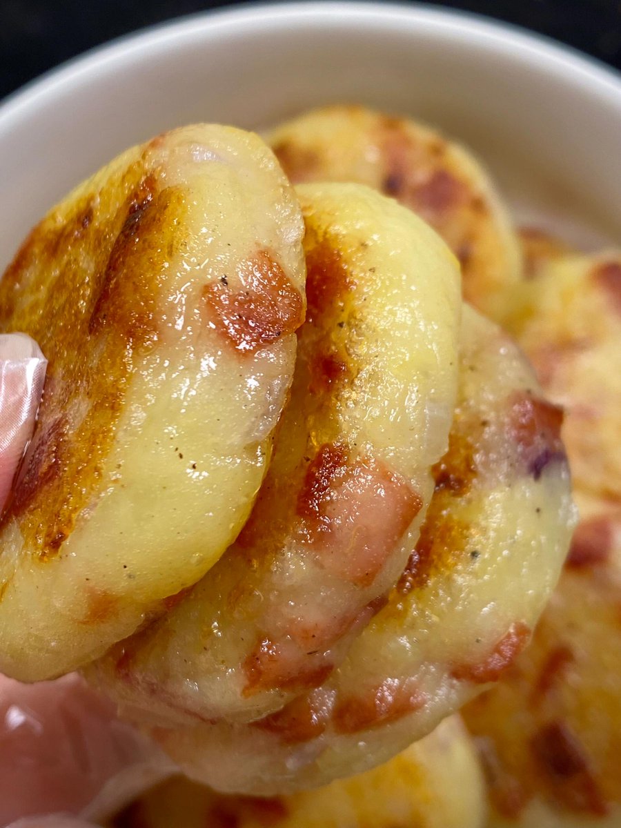 MadelynRadns's tweet photo. Preparé una tortilla de patatas casera crujiente por fuera y cremosa por dentro en solo 30 minutos  #CocinaCasera， https://t.co/jMGQ5FR6YG