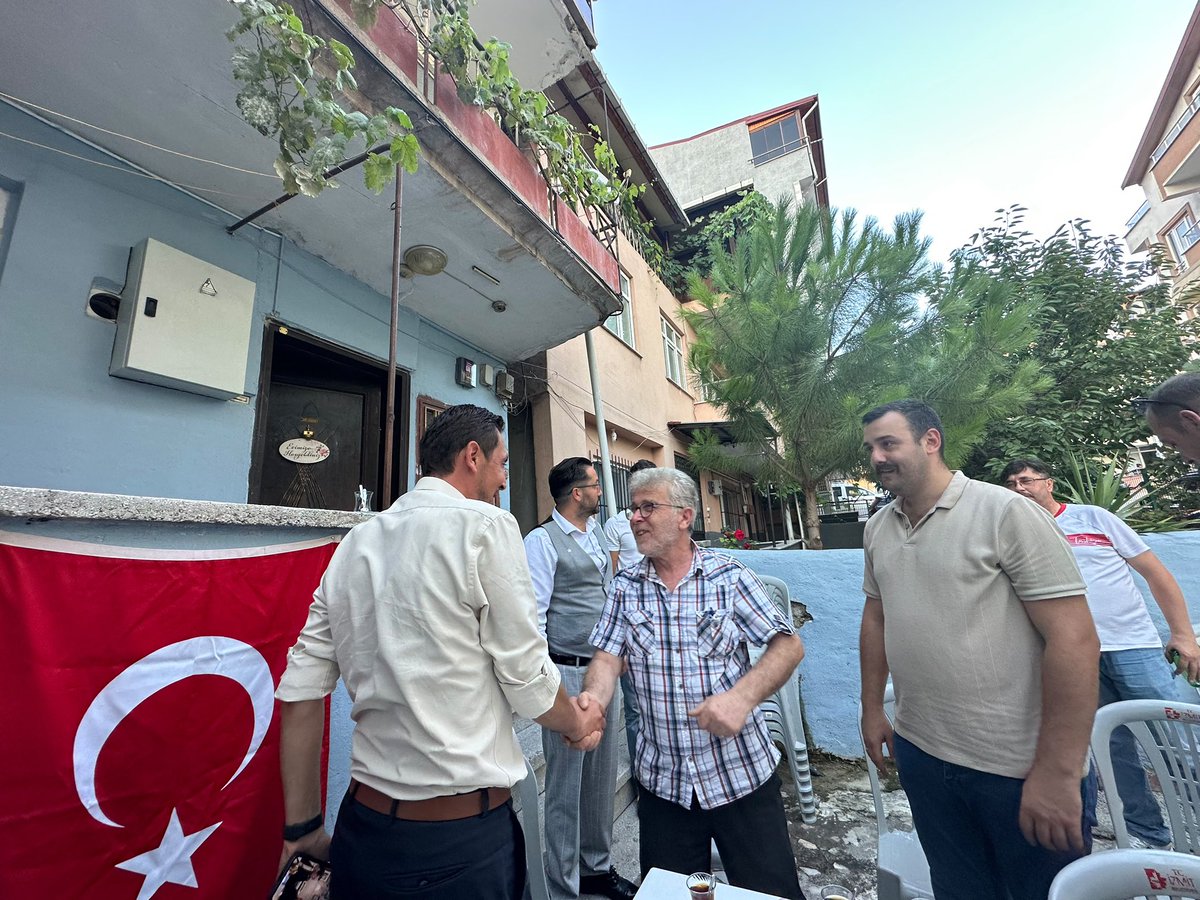 mhp__izmit's tweet photo. MHP İzmit İlçe Başkanımız Av. Serdar Semih Türeyen, Bekirdere Mahallemizde kıymetli hemşehrilerimizle bir araya geldi. Samimi sohbetler ve gönül dolu buluşmalarla vatandaşlarımızın talep ve beklentilerini dinledik. https://t.co/R0cQS6CeeP