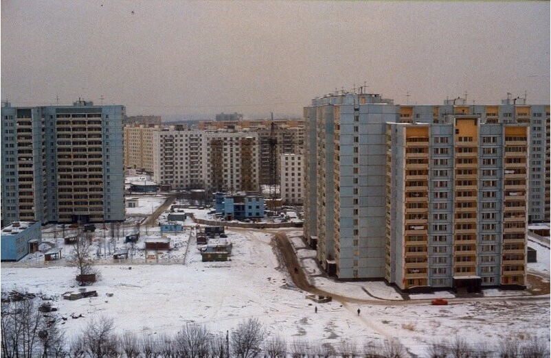 sovietvisuals's tweet photo. Photo by Aad van der Drift, Moscow, USSR, 1984. https://t.co/jVLXtflOns
