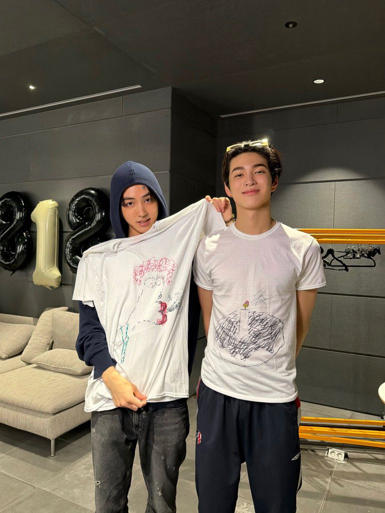 Keonhyeon_meng's tweet photo. kok kek ngerayain ultah si kembar ya😭 https://t.co/GJHDAR3TSh