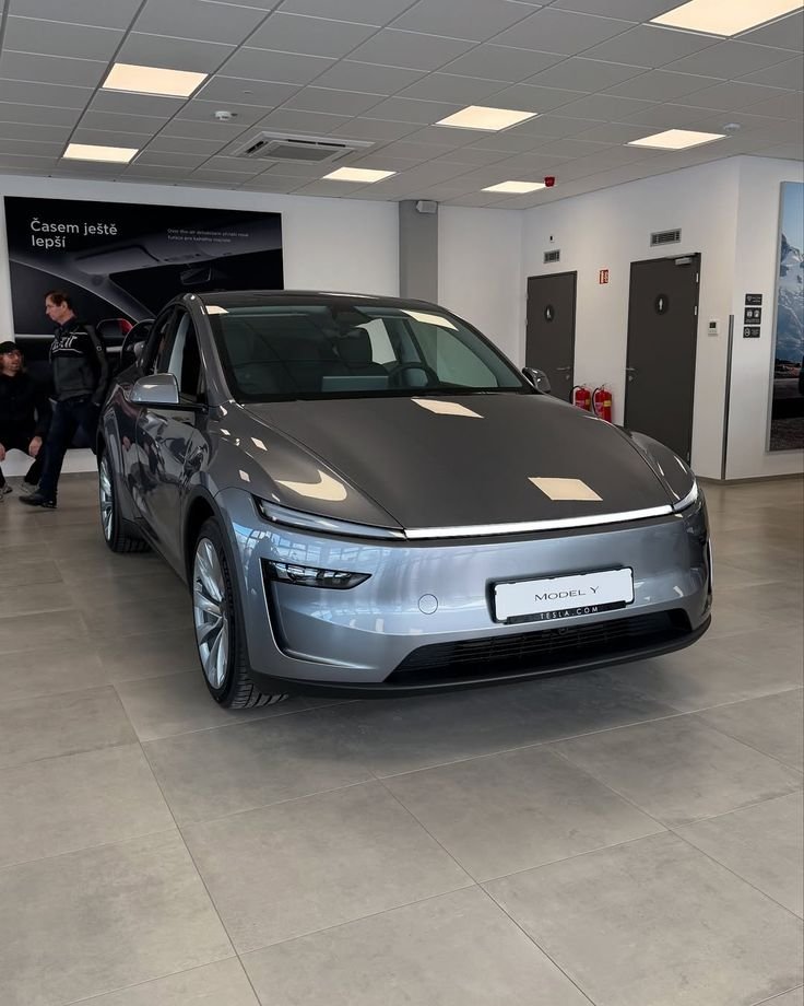 EVAutoHubsftu's tweet photo. Would you buy this Tesla? 👀⚡
2026 Model Y Performance
🔥 Sporty design
⚡ Dual-motor AWD
🔋 Long-range capability
🖥️ Tesla technology
💰 Available for $35,300
Would you choose this or a BMW/Mercedes SUV at the same price?
DM me if you'd like the full vehicle details. https://t.co/ojqyr9jqYd