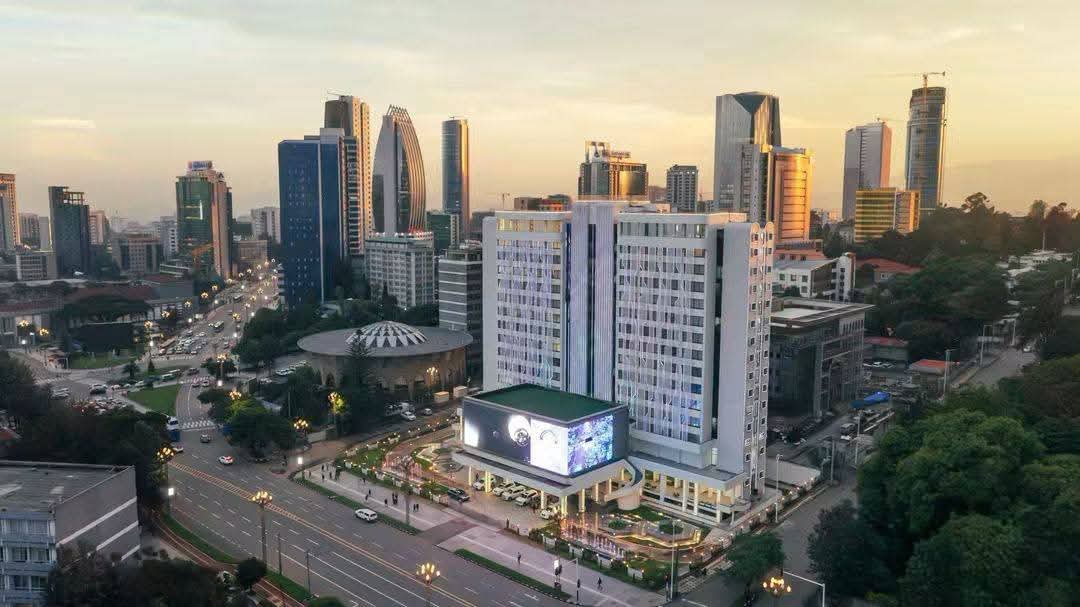 MFAEthiopiaFR's tweet photo. Addis-Abeba : ​De la capitale diplomatique de l'Afrique à une destination mondiale du tourisme d'affaires. https://t.co/6RmYoybsqq