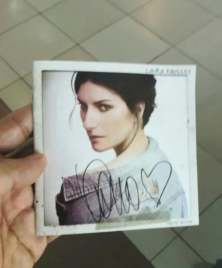 ely_dangeles's tweet photo. #Undíacomohoy
#Recuerdos
Hace 8 años cumplía un deseo de cumpleaños... Deseo que demoró en cumplirse pero que sabia que en algún momento tenía que suceder..
🍀💥😍❤️ @LauraPausini
@VICPAUSINIRRPP https://t.co/2QBelSbAPG