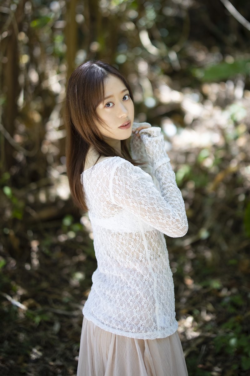 oricon's tweet photo. モー娘。卒業の小田さくら
《アイドル人生最後》の写真集 発売決定❗️
⠀
少女から大人の女性へ…沖縄で撮影した
14年間のアイドルとしての集大成🌺
⠀
✍🏻コメント全文
「“アイドル・小田さくら”として誇りに思います」
https://t.co/dR5jDd4ar0
⠀
#小田さくら https://t.co/lWYmrb3czn