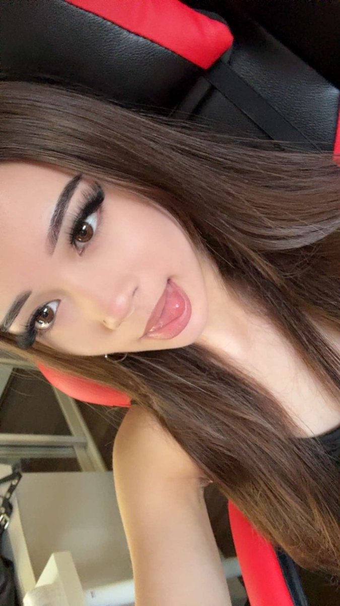 kyrawantsmore's tweet photo. wow this findom stuff is easy https://t.co/o9BEa6NeSl