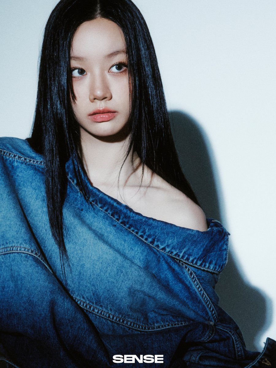 diane52979's tweet photo. New pics from Sense !  1/2
😍🔥🫠

#이혜리 #혜리 #Hyeri #leehyeri #혜루미 #hyeroomy #ヘリ https://t.co/KOAsfSq9tK