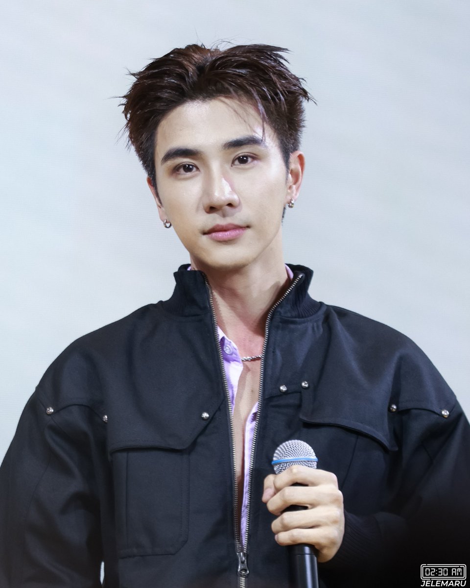 JeleMaruSpace's tweet photo. ลูกชายผม หล่อมากครับ
PERTHSANTA UNVEILING XPENG

#THENEWXPENGL03
#PerthTanapon https://t.co/Nhwcdyw0oq