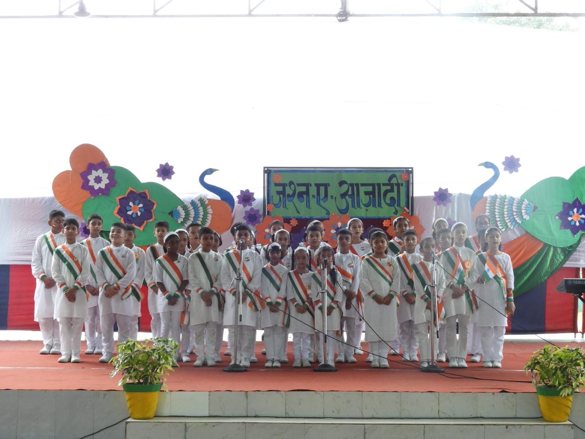 Apsbirpur's tweet photo. Freedom in our hearts. Discipline in our souls. 🇮🇳
Army Public School Birpur celebrated Independence Day with pride and patriotism. 
Saluting the heroes. Honouring the flag. Shaping future leaders.
#Independence Day#APS BIRPUR https://t.co/71bB4dywZm