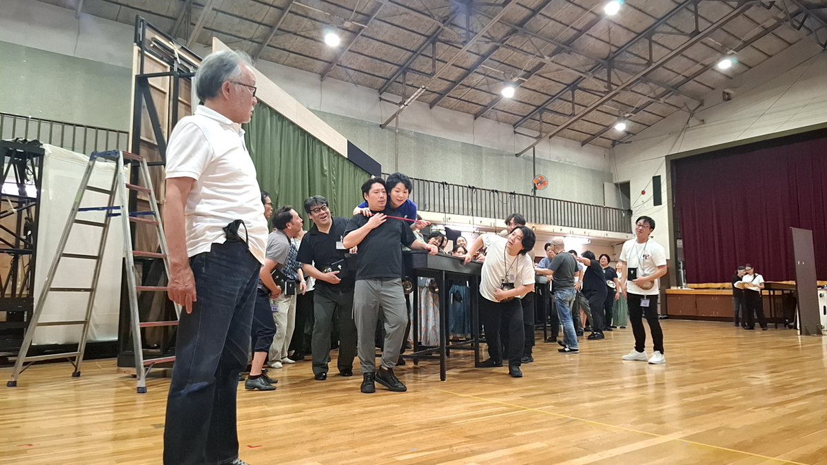 nikikai_opera's tweet photo. 📸『運命の力』アンダースタディ稽古日記・6
合唱の皆さんが立ち稽古に参加され、稽古場の熱気がますます上がっています🔥
合唱の声の厚みはとても重厚でかっこいいです✝️
プレツィオジッラやドン・カルロとの絡みも多く、次々と色んなことが起こるため、目がふたつあっても足りません👀 https://t.co/BlQfiaHUe3