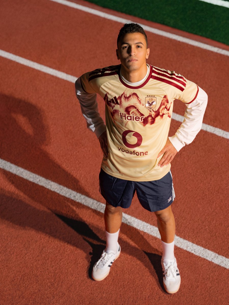 adidasMENA's tweet photo. ألوان جديدة، ومجد يكمل لسنين! 🔴⚪
فانلة الأهلي الثالثة لموسم 26/27 موجودة دلوقتي https://t.co/gmXDR5Ej6L