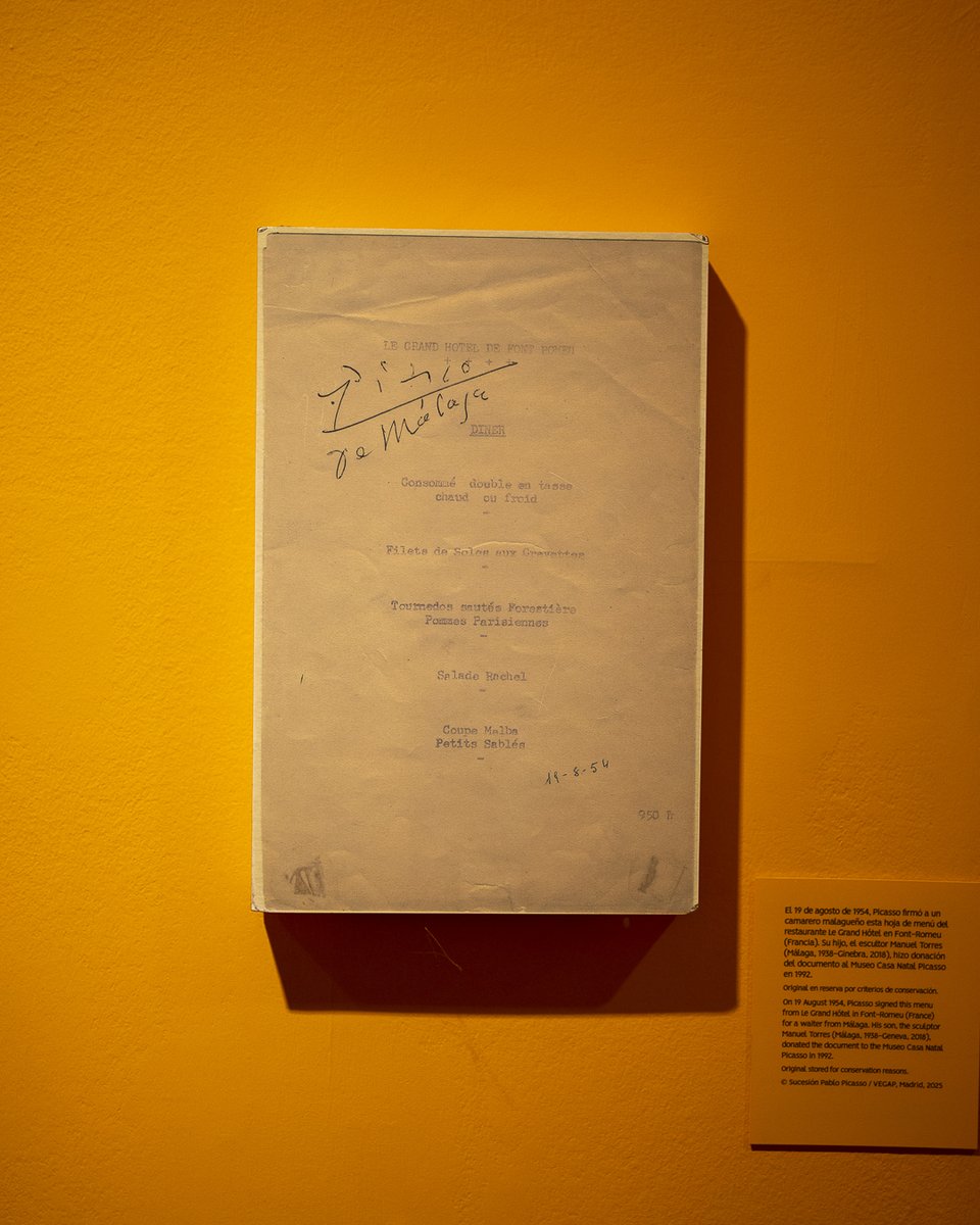 CnatalPicasso's tweet photo. Tal día como hoy, hace 72 años 📜

El 19 de agosto de 1954, un camarero malagueño le pidió un autógrafo a Picasso en Francia, y Picasso firmó la propia hoja del menú.

Su hijo la donó después a nuestro museo. https://t.co/cIYarPAtQk