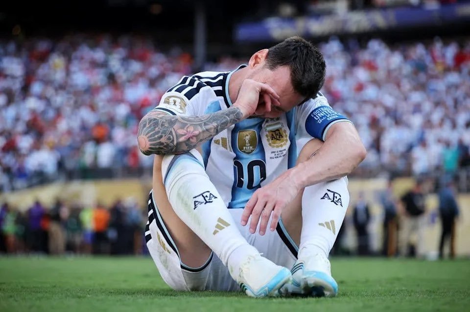 bryan_xo1's tweet photo. @Messias30_ Stop messing around and stop idolizing your messiah so much for a goal in winter.  
You're sick. https://t.co/RlNTdXUx6T