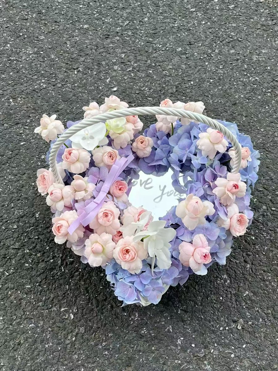 Candygflt's tweet photo. 七夕快乐呀🫧💐 https://t.co/eWJBySIY6X