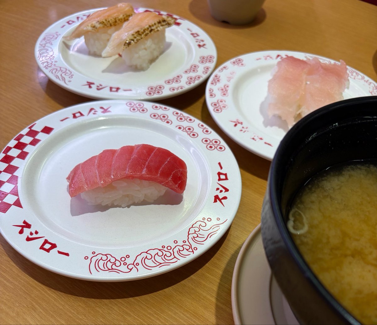 poteko0625's tweet photo. 3563 FOOD&amp;LIFE COMPANIES
株価5660円

スシローでランチ。
平日の11:30で20分待ち。
混んでます！そして清潔スシロー。
ぺろぺろ事件の時買うか悩んでたんだよね。悩んだだけで持っていません！
事故は買い事件は売りですね。

#株主優待 https://t.co/6BEH2QgQek