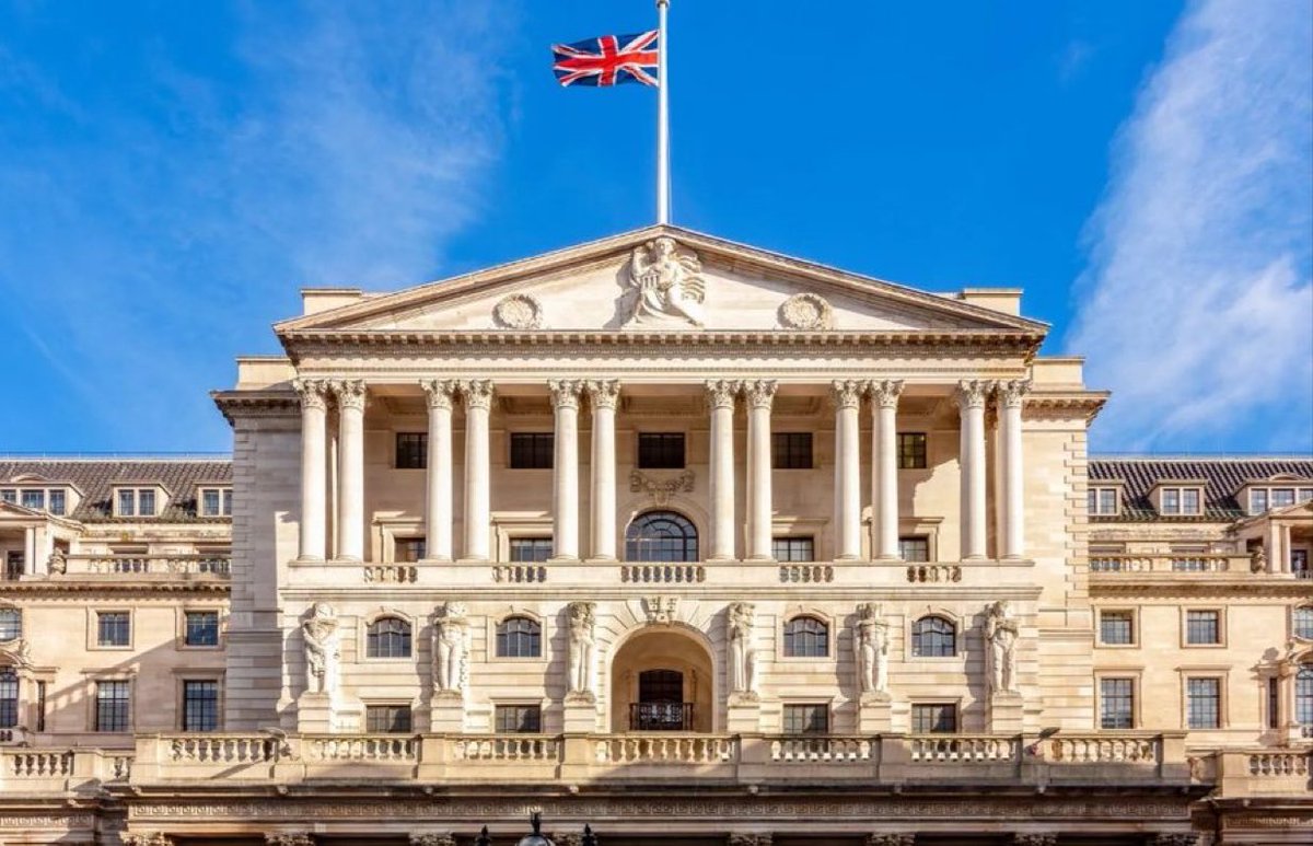 AlternatNews's tweet photo. The Bank of England had frozen Venezuela’s gold because they did not like the outcome of an election. Can you imagine?

To make matters worse, all of Venezuela's gold reserves, totaling 31 tons, which are held at the Bank of England, will be transferred to the United States. 

The value amounts to US$ 4 billion resulting in the loss of Venezuelan sovereignty over the resources.

It is masked as “agreement between Venezuela and the US” to give Venezuela access to its own gold. The US will give the gold to Venezuela, piece by piece, and the US will determine what for. Typically for buying US goods.

But back to the story: England blocks access to your gold and before Venezuela can ask for it back, they give it to the US. 

Anyone with money at the BoE must have his head examined. It is the end of the bank as custodian.