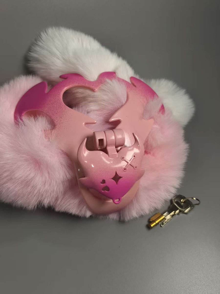 Sugarbeet77's tweet photo. We’re looking for a content creator to collaborate with us and showcase our pink “Angel Heart” chastity device.  #甜菜锁 #chastitycage #Femboy  #LuxuryKink #BDSMCommunity https://t.co/8EZVRtML8M
