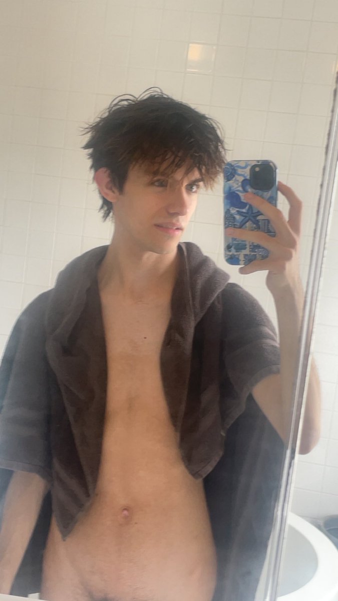 saftvnos's tweet photo. u like my hair? :3 https://t.co/H0vfjEQ1If