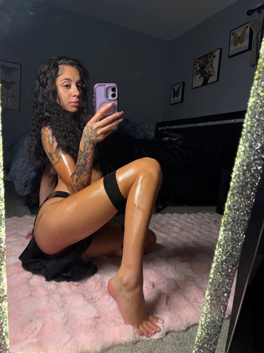 Lexiulp's tweet photo. Face card 💯 pussy card broke the skale 🤪  #Nashvillefreaks https://t.co/Nr9hMVa06x