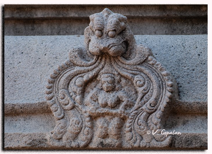TheGopalan's tweet photo. These beautiful Motifs are on the wall of Kallapiran temple in Srivaikuntam, TN

There are lot of sculptures in this temple and if you like sculptures, then this is a must visit temple for you! https://t.co/gySmIHGXYx