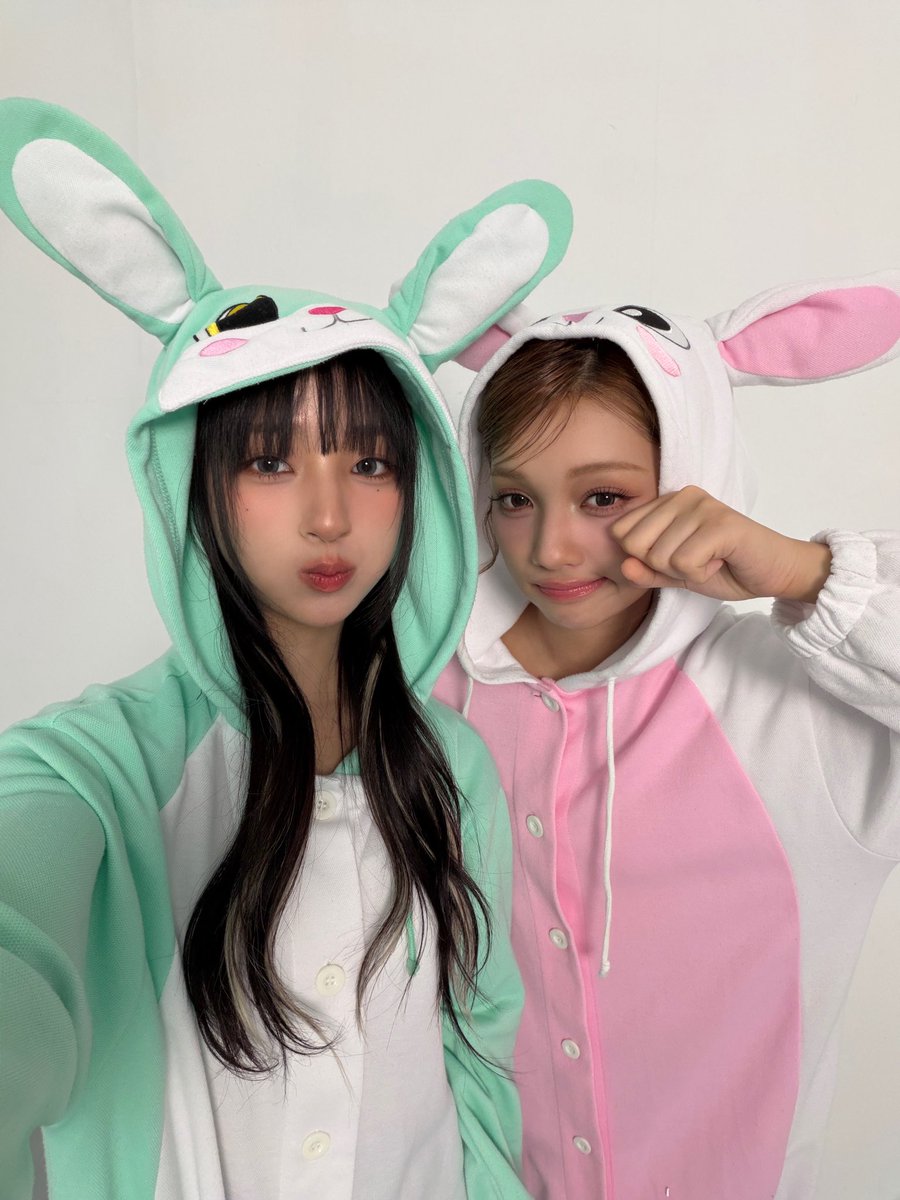UNIS_offcl's tweet photo. My ONE AND ONLY princess!👑 
Happy Birthday gehlee unnieeeeeeee🥳🩷

#UNIS #유니스
#YUNHA #방윤하 https://t.co/pLn5WTLjal