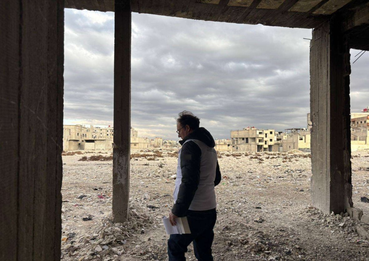 kiquinta's tweet photo. On #WorldHumanitarianDay, we remember all the humanitarian workers who lost their lives while helping others — including the 136 United Nations personnel who died in the line of duty last year. It is inexcusable that those who dedicate themselves to alleviating suffering are still exposed to such danger. Humanitarian and UN personnel must never be targeted; attacks against them violate international law, including international humanitarian law.

The humanitarian, independent and impartial mandate of the @IIMPSyria demands access and insists on its family centered approach, the sharing of information and a collective effort. As Sérgio Vieira de Mello said: “Humanitarian workers must have access to those who are suffering and must be protected.”