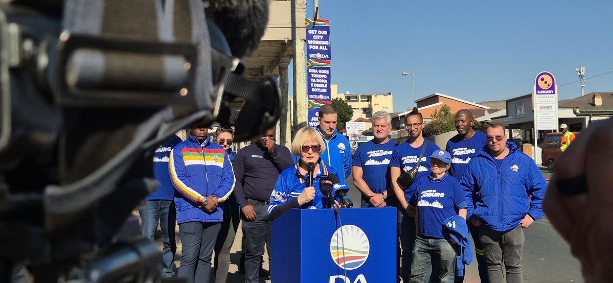 DAGauteng's tweet photo. ✅ Gogo has exposed Johannesburg’s rot. Now she is rolling her sleeves to get the City working for all its people. Let's restore Johannesburg' pride. #VoteDA on 4 November 2026. 

Tune in now on the DA's YouTube channel. https://t.co/GPWWrcUc7k
