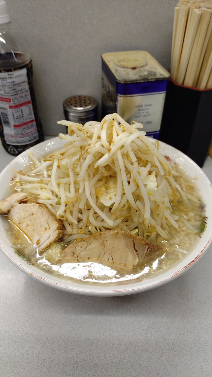 daburuda1023's tweet photo. ラーメン 神田店
普通盛 全マシ ニンニク少
盆明けのご挨拶。
今日はいつもと違うスープ感
何かガラ変えたのかな？
それでも変わらず美味しかった！
ご馳走様でした！ https://t.co/0Vefui7Oix