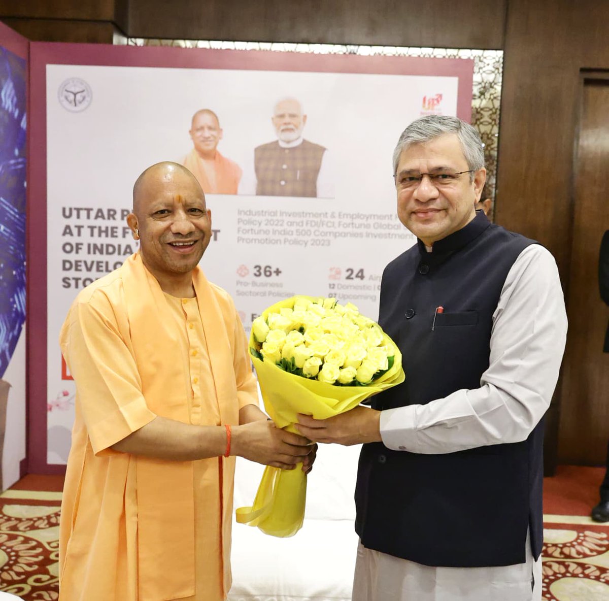 CMOfficeUP's tweet photo. मुख्यमंत्री @myogiadityanath जी आज नई दिल्ली में आयोजित उत्तर प्रदेश-जापान इन्वेस्टमेंट मीट 2026 के उद्घाटन सत्र में सम्मिलित हुए तथा Escorts Kubota Ltd. एवं Spark Minda Corporation की परियोजनाओं का वर्चुअल माध्यम से भूमिपूजन किया।

कार्यक्रम में केंद्रीय मंत्री श्री @ChouhanShivraj जी, केंद्रीय मंत्री श्री @AshwiniVaishnaw जी तथा जापान के यामानाशी प्रांत के माननीय गवर्नर श्री @kotaro_nagasaki जी की गरिमामयी उपस्थिति रही।

इस अवसर पर मुख्यमंत्री जी ने कहा कि जापान के पास दशकों का औद्योगिक अनुभव है, जबकि उत्तर प्रदेश के पास उसे आत्मसात कर आगे बढ़ाने वाली युवा पीढ़ी है। हम चाहते हैं कि जापानी कंपनियां उत्तर प्रदेश को अपना Second Industrial Home मानें। @UPGovt आप सभी के साथ एक Reliable Partner के रूप में खड़ी है।