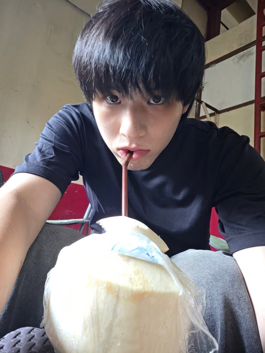 reydliem's tweet photo. Siang siang minum degan 🥥
CAKEEPP!
Hay lagi apa kalian? 
@uzhei @elrandra @ahtarya @rhivaille @quintroux https://t.co/L9xX986L4r