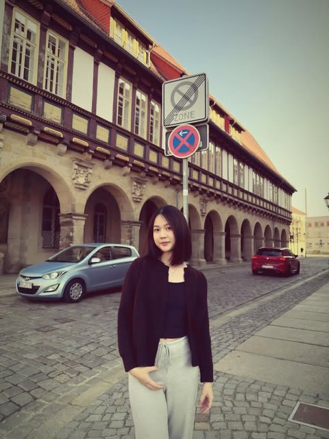 berinndam's tweet photo. “’Đừng bao giờ để một người có tầm nhìn hạn hẹp thuyết phục ban rằng
Ước mơ của bạn quá l���n
Đó là giới hạn của họ, không phải của bạn !
#duhocsinh #fankberg https://t.co/aTS0fWUbyM