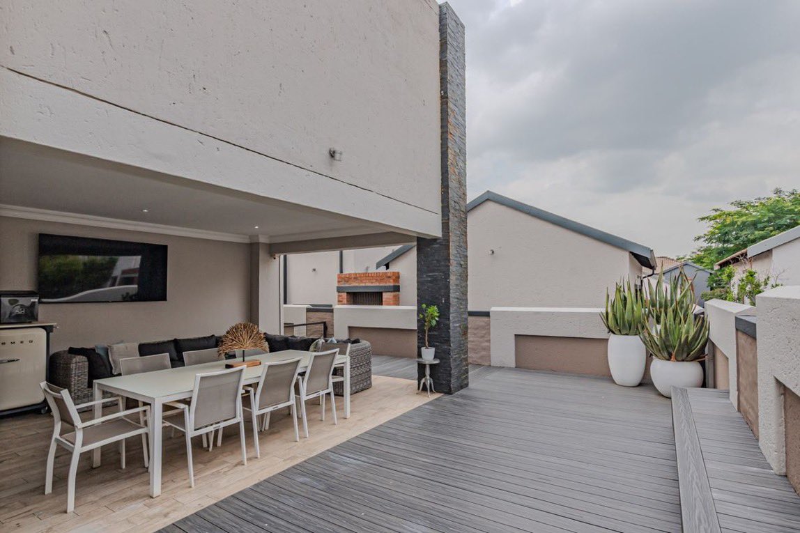 designdeputy's tweet photo. 🛏 4 | 🛁4 | 💰R 3,995,000 | 📍Montana, Pretoria https://t.co/Ryl8kpU3GD