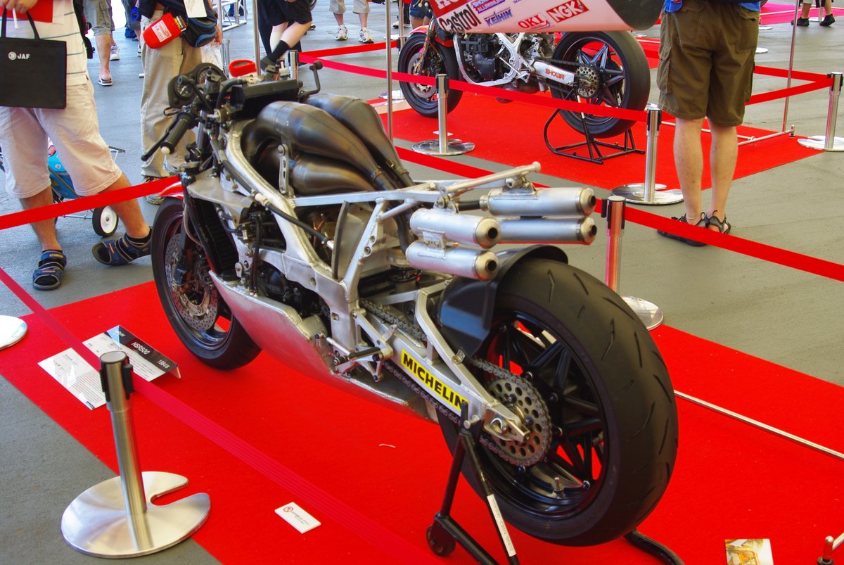 huaikhwan9's tweet photo. NSR500 #バイクの日 https://t.co/1DsR5m8jde
