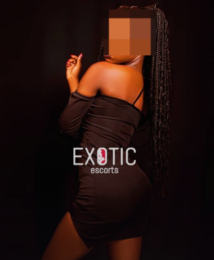 Ult_BaddiesUg's tweet photo. Would you like a kienyeji escort or a premium city-style escort? 
If you don't want to be catfished get your exotic uganda escorts here: 👇👇👇 
https://t.co/WjYhXCQGc5 https://t.co/4Tqg5NuWWp