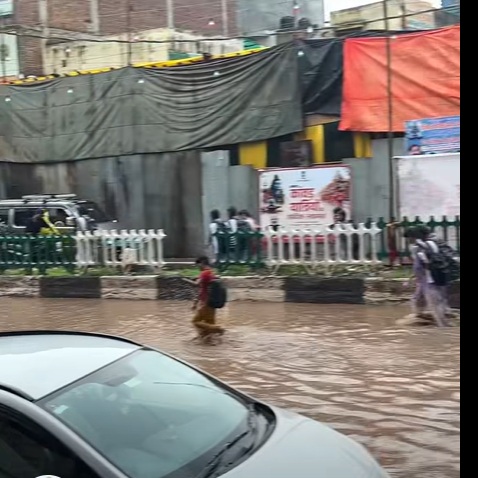 kumarharesh's tweet photo. Looking at these images of #Burari brings tears to one's eyes.#people live here e deprived of #essential #basicamenities. Try #driving through areas like Burari #LabourChowk #BabaColony #SantNagarMarket #BurariChowk & #SwaroopNagar #Nathupura to see the reality for urself #Burari https://t.co/AiFYqsPfqo