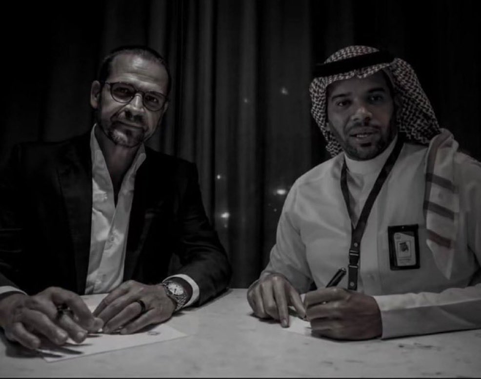 fhs_7_'s tweet photo. رحيل البرتغالي السمسار امر مفروغ منه ولكن رحيل التافه الذي يسانده هو الأهم ..
وقبل الرحيل محاسبتهم على كل صفقة و التدقيق المالي على كل ما تم صرفه او محاولة تمريره ..

لاعب أوكراني تافه تضاعف قيمته بنسبة 200٪ 
و تعلن عن مكافأة توقيع تساوي قيمته الحقيقية ؟؟

#SackRuiPedro https://t.co/egaPwAGdR1